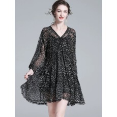 批发<b class='q'>连衣裙</b>春季2026新款小个子木耳领法式碎花裙高端品牌<b class='q'>桑蚕丝</b>裙