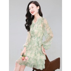 批发<b class='q'>连衣裙</b>春夏2026新款轻奢高级感木耳领碎花裙法式<b class='q'>桑蚕丝</b>蛋糕裙