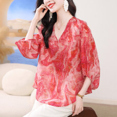 批发上衣女春2026新款妈妈<b class='q'>宽松</b>遮肚灯笼袖T恤优雅桑蚕丝印花小衫