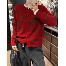 批发新款重工刺绣发财小马<b class='q'>圆领</b>单排扣羊毛<b class='q'>针织</b><b class='q'>开衫</b>毛衣女