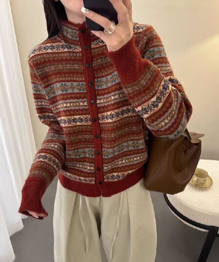 반하이넥 공정한 섬 바람 자카드 빨간색 니트 오픈 가디건 여성 가을 겨울 레트로 스트라이프 스웨터 다용도 슬림해 보이는 맨위