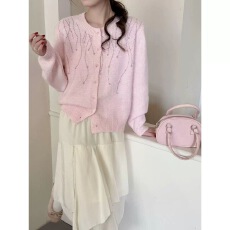 批发甜美温柔风钉珠粉色针织上衣女秋冬季<b class='q'>韩版</b>宽松圆领长袖套头毛衣