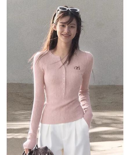 해군 헨리 칼라 긴팔 니트 스웨터 여성 조기 봄 가을 긍정적 인 어깨 몸매 가꾸기 타이트 스웨터 인사이드 가져 가라. 기본 셔츠 맨위