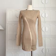 Kikimy 曲线雕塑师爆显身材 手工满钻S曲线