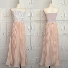 批发Hotdog 热狗很辣【香氛美人】白色<b class='q'>蕾丝</b>边百褶抹胸内搭外穿<b class='q'>连衣裙</b>