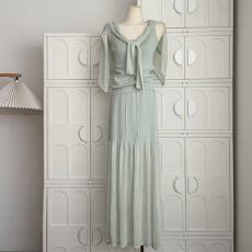 批发抖音大头黑/盼盼私服 100莱赛尔背心+开衫+半裙休闲三件套