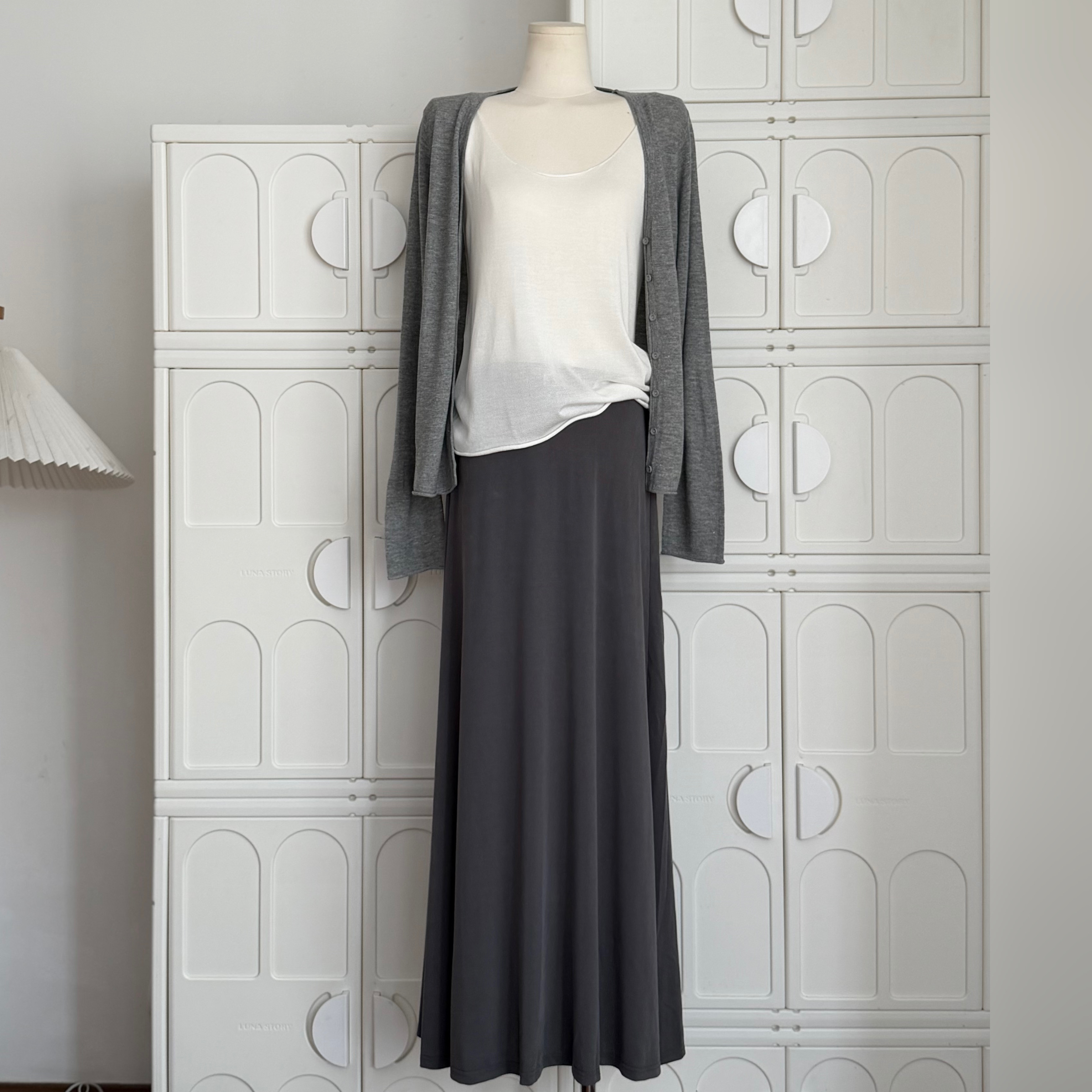 yolo shop 아마 자외선 차단 니트 오픈 가디건 라이 경기 서울 화이트 조끼 회색 도루 센스 바닥 청소 롱 스커트