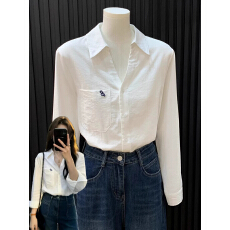 批发白色设计感长袖气质垂感翻折V领重工<b class='q'>刺绣</b><b class='q'>衬衣</b><b class='q'>衬衫</b>女