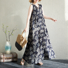 批发实拍2026夏季新款设计感V领极简气质显瘦无袖连衣裙长裙女