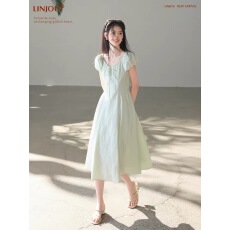 批发玲玖2026新款轻奢小众不撞款裙子海边穿搭小个子女士<b class='q'>连衣裙</b>女春