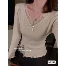 批发实价<b class='q'>甜美</b>减龄V领蕾丝蝴蝶结木耳边百搭长袖上衣女