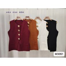 批发实价高级感圆领重工纽扣针织开衫<b class='q'>马甲</b>