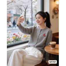 批发实价春秋新款<b class='q'>圆领</b>小马装饰长袖<b class='q'>开衫</b>外套