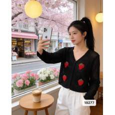 批发韩版秋冬花朵开衫毛衣短款粗棒针复古针织衫