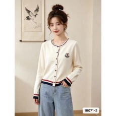 批发实价<b class='q'>英伦</b><b class='q'>风</b>圆领刺绣拼色针织开衫毛衣外套