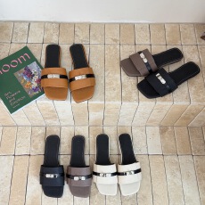 批发<b class='q'>夏</b>季方头一字拖女2026年锁扣一字平底度假沙滩拖鞋女韩版凉拖外穿