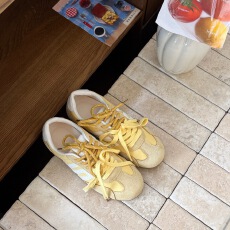 批发奶酪黄德训鞋女2026春季<b class='q'>新款</b>黄色平底阿甘鞋休闲百搭<b class='q'>运动鞋</b>