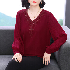 批发红色本命年长袖打底t恤女2026年春秋新款宽松烫钻中年妈妈V领上衣