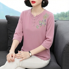 批发七分袖T恤女纯棉刺绣宽松上衣2026年新款中年妈妈装洋气大码体恤