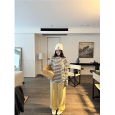 批发实拍 撞色条纹短款长袖<b class='q'>T</b><b class='q'>恤</b><b class='q'>女</b>早秋新款休闲上衣 黄色长裤套装