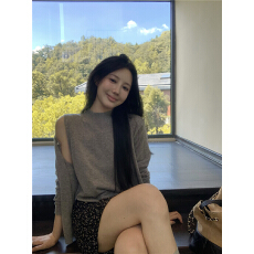 批发<b class='q'>实拍</b>温柔风纯色开衫<b class='q'>外套</b>+无袖针织上衣两件套 碎花裙套装