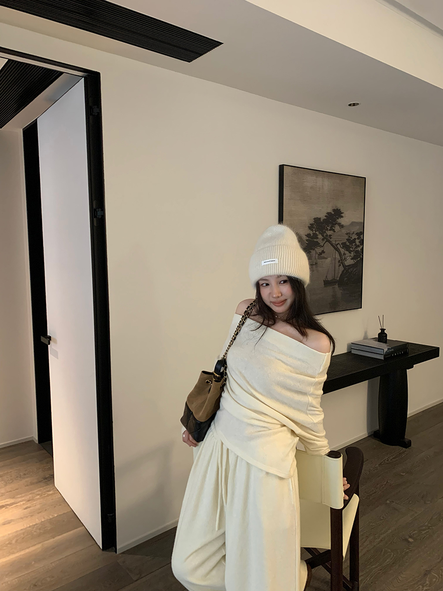 Real-shot Off-Shoulder Long-Sleeve Knit Sweater: Autumn Look—Elegant Slanted-Shoulder Top with Trousers Set