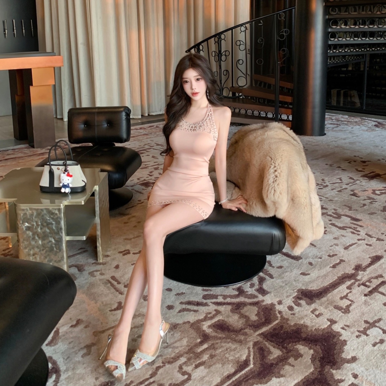 실사 새로운 명문 여성 바람 무거운 작업 다이아몬드 세팅 행침 목 천 골드 품격 슬림해 보이는 슬립 드레스