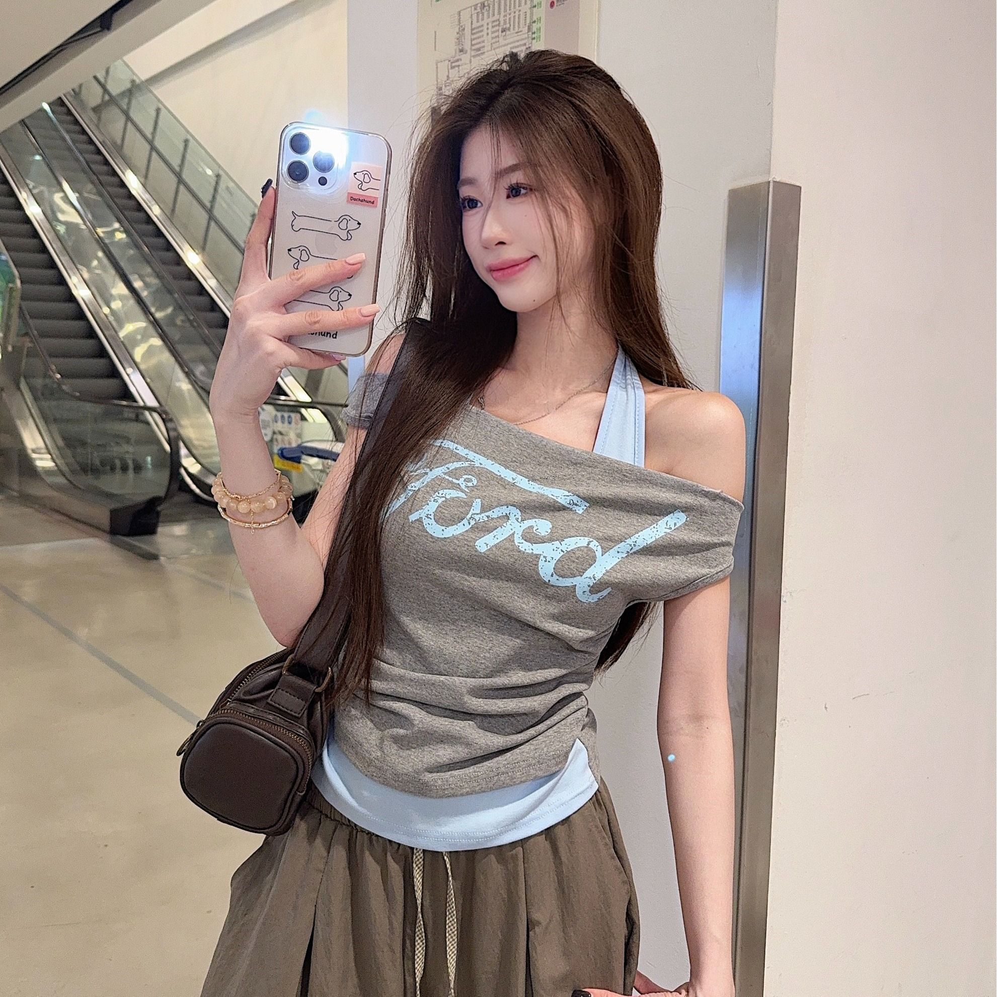 MY11020# 假两件撞色挂脖短袖t恤女夏季设计感字母印花收腰短款一字肩上衣女裝貨源服裝批發