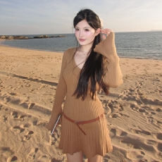 批发美式辣妹风V领针织连衣裙女秋季气质修身显瘦内搭A字裙<b class='q'>百褶</b><b class='q'>短裙</b>子