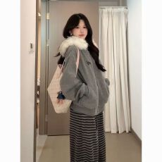 批发加绒 （不掉毛大毛领）可拆卸(纯棉华棉）卫衣女<b class='q'>显瘦</b>拉链外套