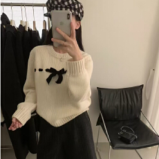 批发韩系冬款精致重工蝴蝶结设计感羊毛套头<b class='q'>毛衣</b>圆领内搭加厚针织衫女