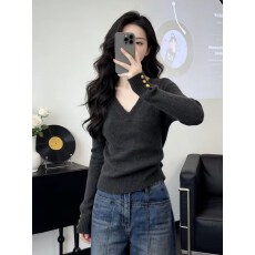 批发灰色V领长袖针织衫女秋冬超好看内搭修身显瘦羊毛打底衫<b class='q'>百搭</b>上衣