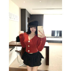 圣诞穿搭红色绞花v领毛衣开衫女冬季短款长袖针织外套氛围感上衣