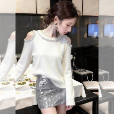 批发巨好看的<b class='q'>白色</b>亮片露肩针织衫女2025秋冬新款绝美宽松套头毛衣上衣