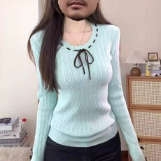 批发2026新款独特超好看蓝色针织衫毛衣女早春季修身内搭打底长袖<b class='q'>上衣</b>