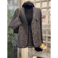 批发小香风名媛时尚<b class='q'>套装</b>2025秋冬新款轻奢气质高级感外套半身裙两件套