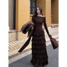 批发韩系高级感气质穿搭连衣裙女2026春季新款时髦百搭露肩蛋糕长裙子