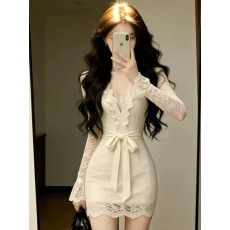 批发辣妹气质性感V领蕾丝长袖连衣裙2026春季新款掐腰打底白色短裙子