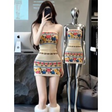 批发2026春季新款气质辣妹撞色抹胸针织连衣裙<b class='q'>女装</b>巨好看内搭掐腰短裙