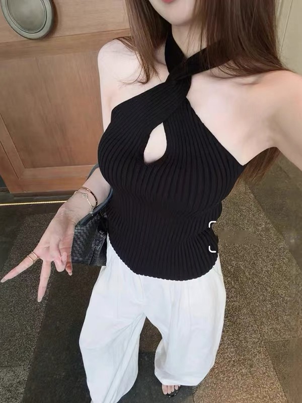 섹시함 핫걸 검정색 행침 목 니트 캐미솔 여름 순수한 욕망 바람 비틀림 디자인 몸매 가꾸기 슬림해 보이는 맨위