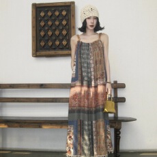 批发鹭青一望山楹波西米亚连衣裙女夏复古宽松休闲扭结吊带裙