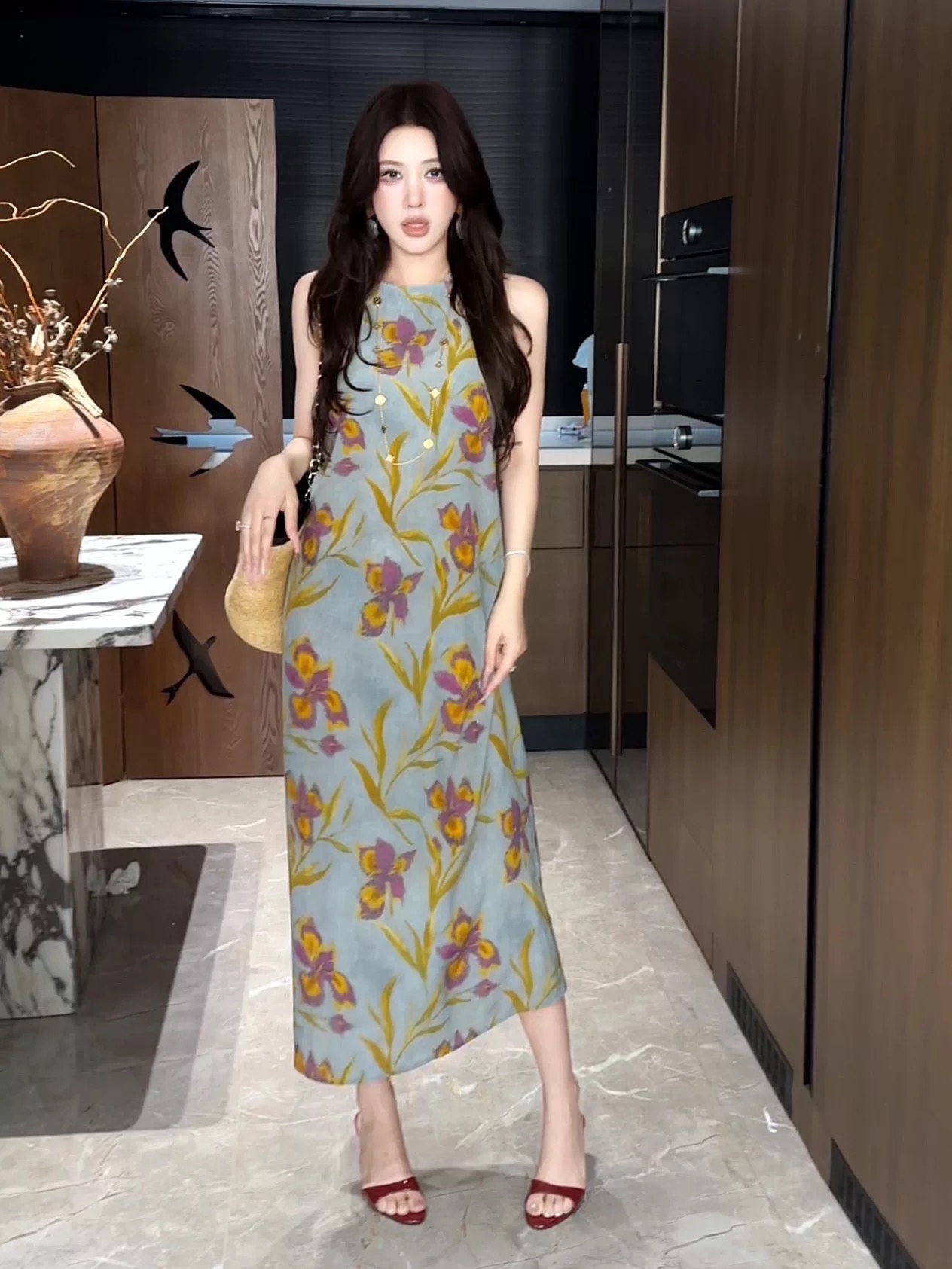 구오 연 통 민소매 꽃무늬 드레스 여름 새로운 롱 스커트 여성 프랑스식 허리 수축 슬림해 보이는 레트로 qz1096