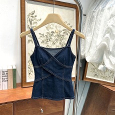 批发交叉设计<b class='q'>牛仔</b><b class='q'>吊带</b><b class='q'>背心</b>女新款日系甜辣复古时尚显瘦短款辣妹上衣服