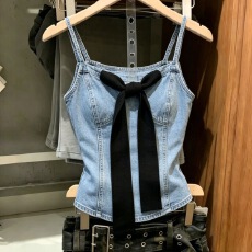 批发<b class='q'>牛仔</b><b class='q'>吊带</b><b class='q'>背心</b>女新款韩版洋气显瘦百搭炸街设计感辣妹系带短款上衣