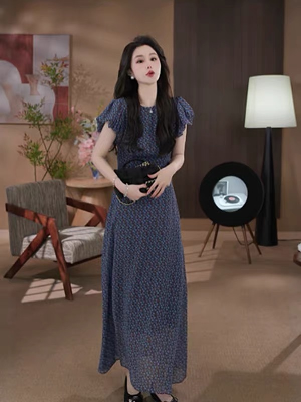 프랑스식 품격 파란색 거품 소매 꽃무늬 드레스 2026 여름 새로운 우아함 차 휴식 허리 수축 롱 스커트 여성 의류