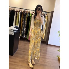 批发黄色碎花吊带连衣裙2026年夏季新款夏装巨好看长裙设计感裙子<b class='q'>女装</b>