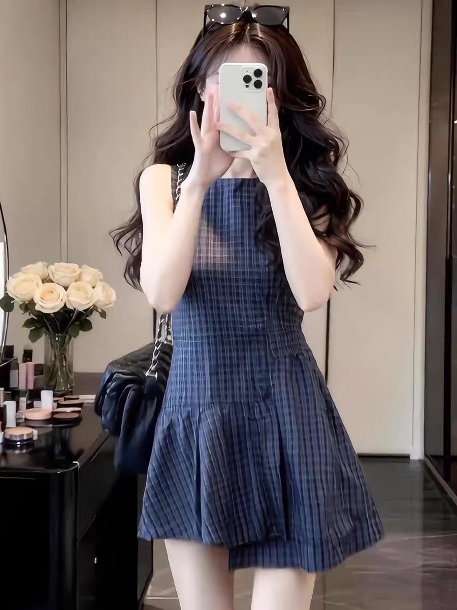 학원 스타일 체크무늬 민소매 조끼 여성 드레스 2026 여름 새로운 디자인 센스 불규칙 작은 키 미니 스커트