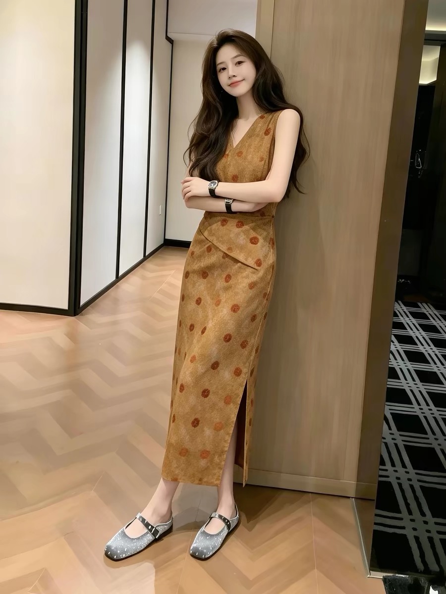 품격 카키 색 민소매 조끼 여성 드레스 2026 여름 새로운 작은 키 고유 한 자이언트 잘 생긴 길다 치마