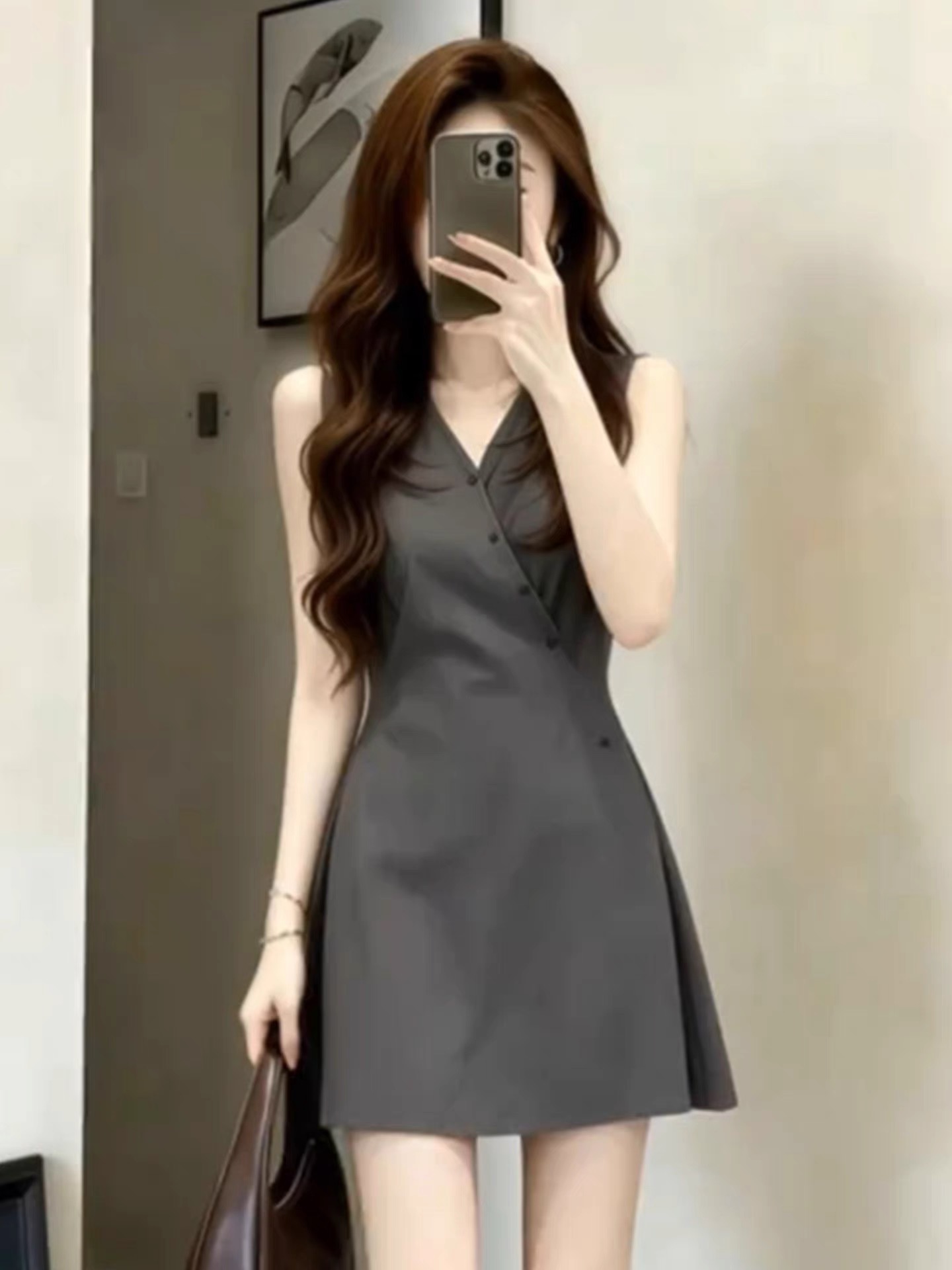 회색 서리가 내린 부서 품격 고급 민소매 드레스 2026 여름 새로운 미니멀리즘 작은 대중 아름다운 미니 스커트 여성 의류