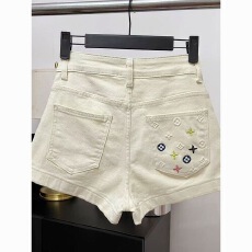 批发杏色设计感时髦刺绣修身牛仔短裤女2026夏季直筒显瘦提臀a字热裤